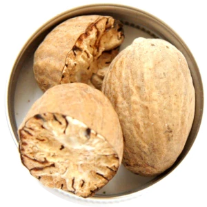 Muškátový oříšek celý