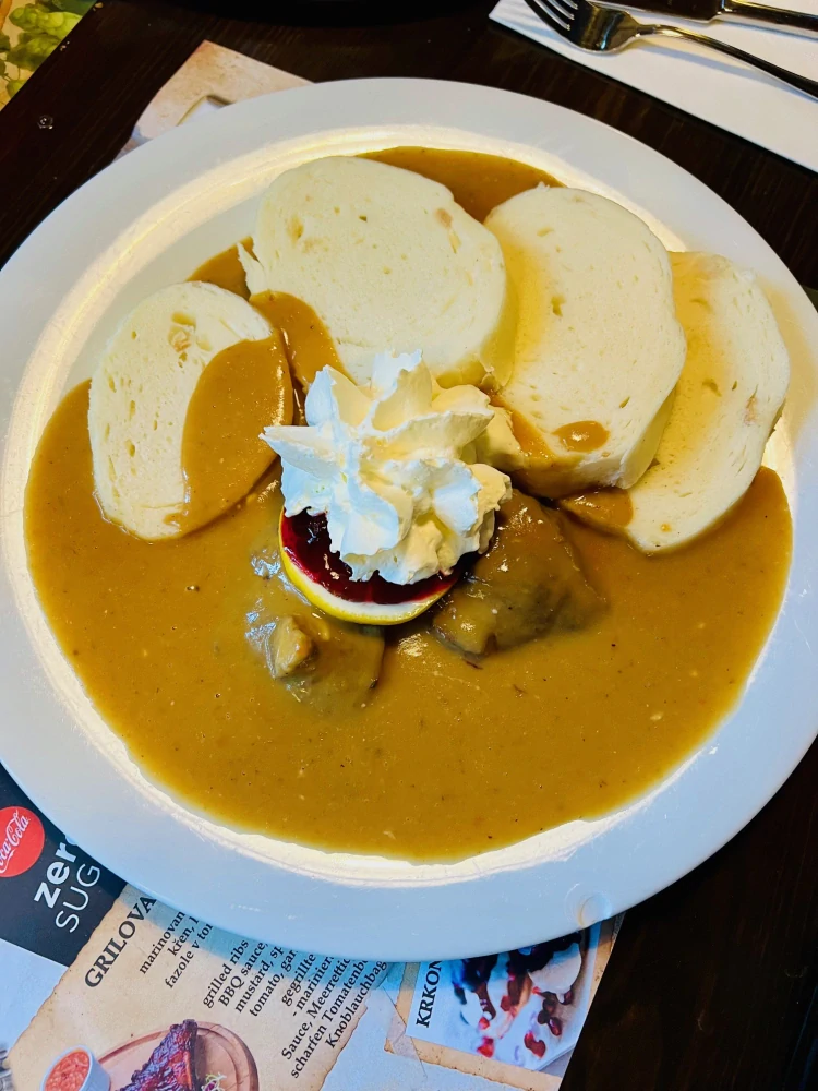 Svíčková s brusinkami